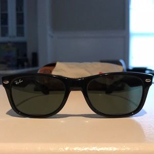 Ray-Ban New Wayfarer Black RB2132